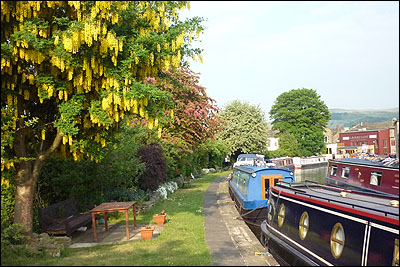 mooring towards locks